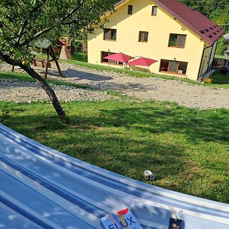 Отель Viata La Tara Cerna Cerna  Экстерьер фото
